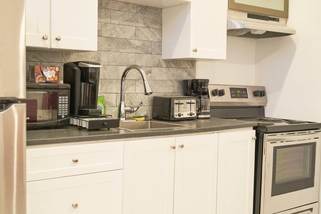 Blue Lounge ☆ Lafontaine Park ☆ Tv Cable Apartment มอนทรีอัล ภายนอก รูปภาพ